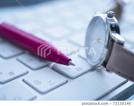 Business image, keyboard, clock, woman Business image, keyboard, clock, woman 72138146