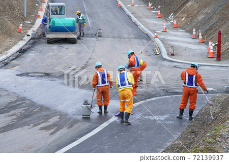 道路維修工作 72139937