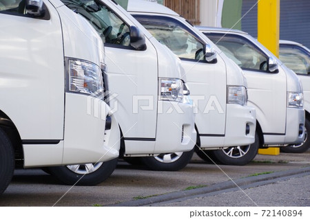 停在市場上的商用車企業形象 72140894