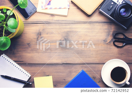 Different objects on table Different objects on table 72142952