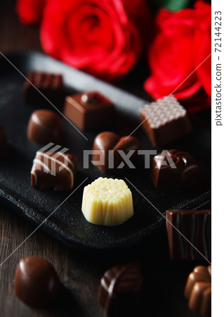 Valentine · Chocolate 72144223