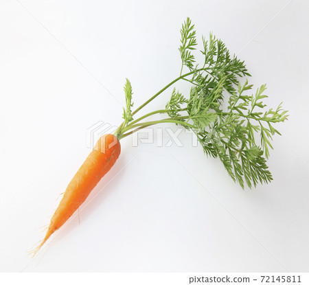 Carrot with leaves Mini carrot 72145811