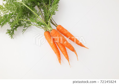 Carrot with leaves Mini carrot Carrot with leaves Mini carrot 72145824