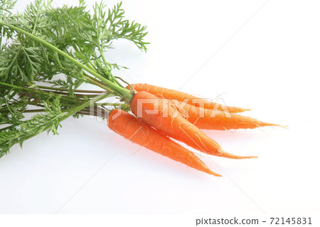 Carrot with leaves Mini carrot Carrot with leaves Mini carrot 72145831