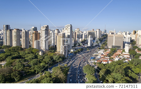 Sao Paulo city and 23 de Maio avenue. 72147311
