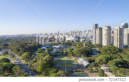 Aerial view of Sao Paulo city. 72147312