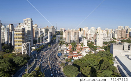 Sao Paulo city and 23 de Maio avenue. 72147313