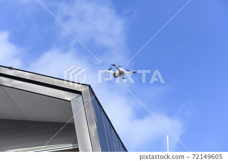 無人機屋頂檢查（從地面觀看） 72149605