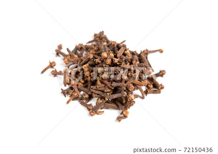 Dry Organic Clove Spice isolated on a white background 72150436