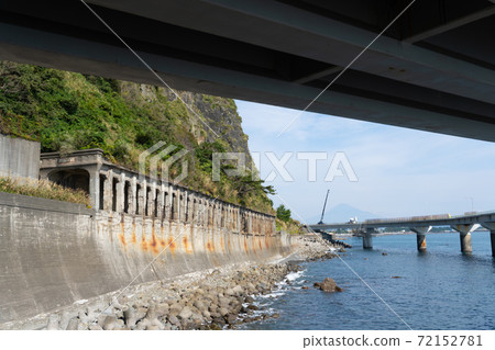 [Shizuoka Prefecture] Sekibe Cave Gate 72152781