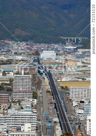 《高知縣》高知市街景/高速公路 72153110