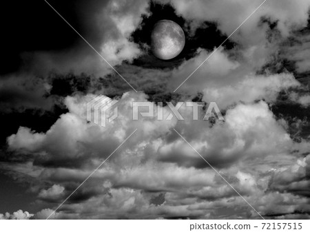 The moon in the night sky 72157515