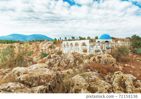 tomb of a rabbi in northern Israel 72158136