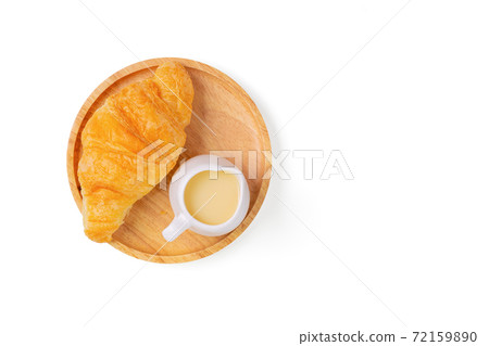 Croissants with sweetened condensed milk  72159890
