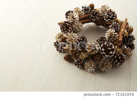 Wreath wood grain Christmas wreath 72161859