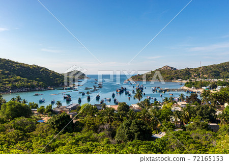 Beautiful landscape of Vinh Hy Bay, Vietnam 72165153