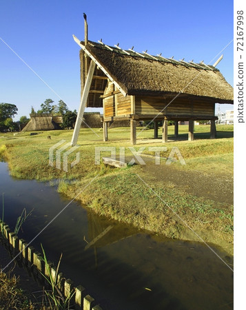 <Toro Ruins> Stilt warehouse 72167998