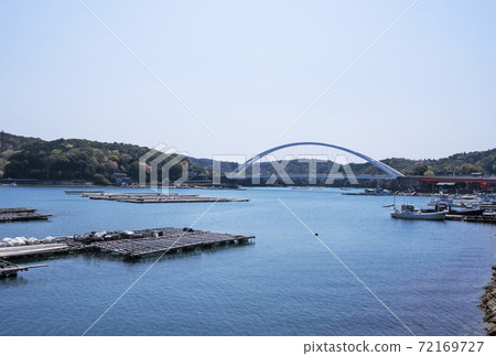 鳥羽海景、珍珠之路和阿蘇浦大橋、鳥羽溫泉、牡蠣養殖筏、伊勢志摩旅遊勝地 鳥羽海景、珍珠之路和阿蘇浦大橋、鳥羽溫泉、牡蠣養殖筏、伊勢志摩旅遊勝地 72169727