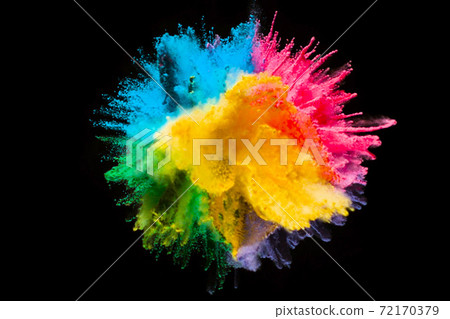 彩色塵埃爆炸瞬間的特寫鏡頭 72170379