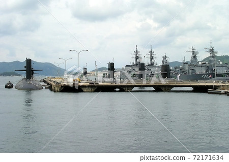 吳市港口/海上自衛隊[廣島縣吳市] 72171634