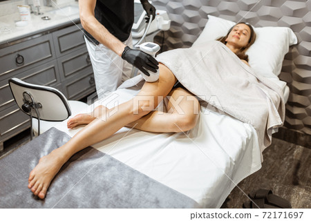 Ultrasound liposuction procedure for a male client 72171697