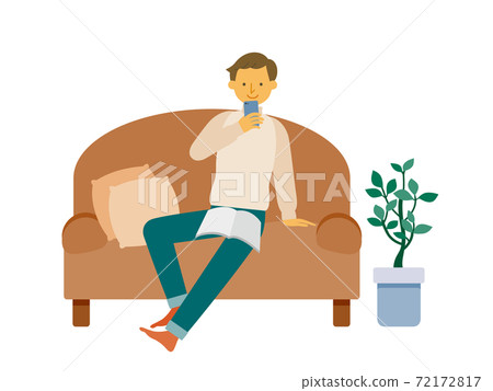 一個男孩在家中使用智能手機的插圖 一個男孩在家中使用智能手機的插圖 72172817