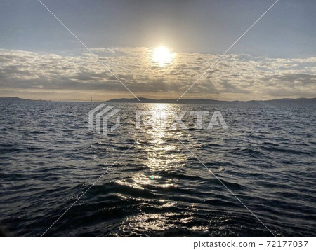 海和太陽 72177037