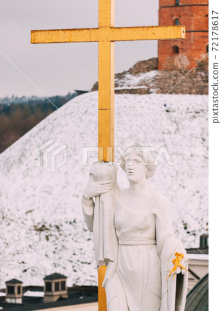 Vilnius Lithuania. Close Pediment Of Cathedral Basilica Of St. Stanislaus, St. Vladislav With Statues Of St. Elena And St. Stanislaus In Winter Day 72178617