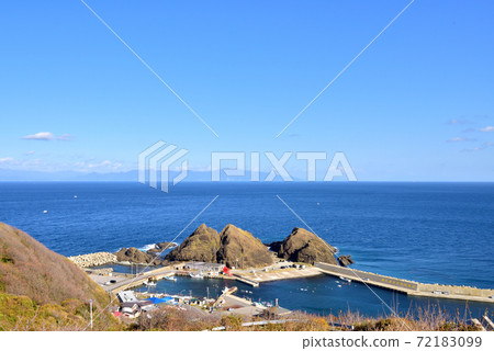 龍崎風光龍海岬龍海漁港津輕海峽青森縣遠濱市遠眺北海道 72183099