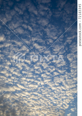雲和雲 72183345