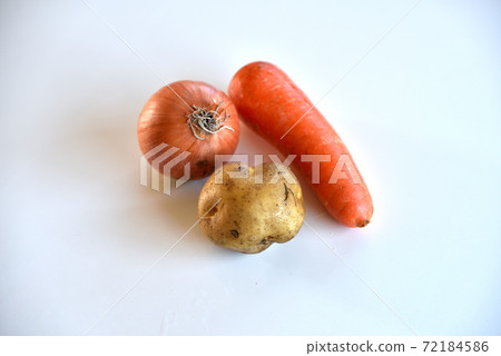 Carrots, potatoes, onions Carrots, potatoes, onions 72184586