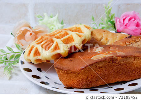 糖果，西式糖果，華夫餅，蘋果派，甜點，瑪德琳，糖果，小吃，烘焙食品 72185452