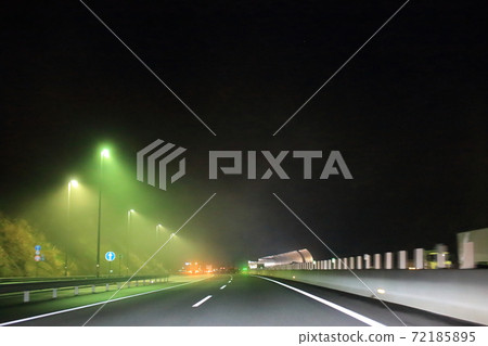 夜霧 夜間巡遊 新東名高速 靜岡縣沼津市 照片素材 圖片 圖庫 夜霧 夜間巡遊 新東名高速 靜岡縣沼津市 照片素材 圖片 圖庫