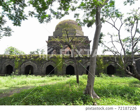 Abandoned mosque in India 72187226