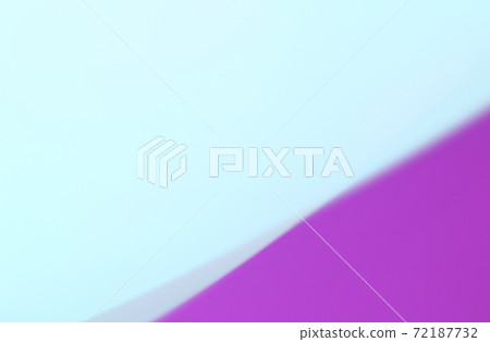 藍色/紫色抽象背景與柔和的線條 藍色/紫色抽象背景與柔和的線條 72187732