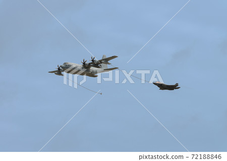 美國海軍陸戰隊KC-130J和F-35B 美國海軍陸戰隊KC-130J和F-35B 72188846