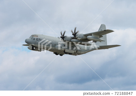 美國海軍陸戰隊KC-130J空中加油飛機起飛 美國海軍陸戰隊KC-130J空中加油飛機起飛 72188847