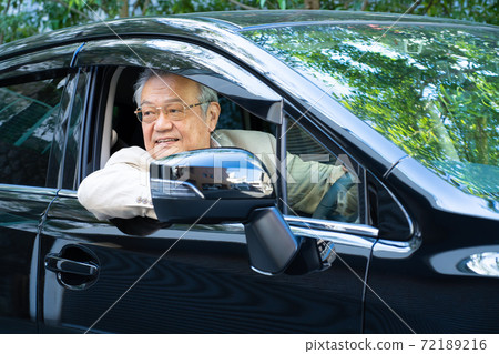 Senior driver 72189216