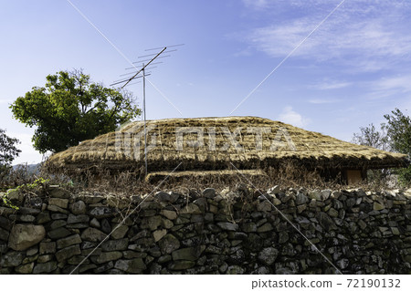 A folk village 72190132