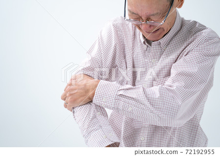 肘關節疼痛老人 72192955