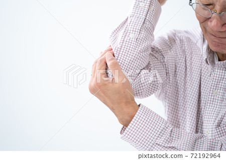 肘關節疼痛老人 72192964
