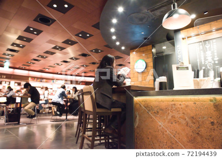[Osaka] Starbucks Coffee LUCUA Osaka 9th floor store << Out Focus >> 72194439