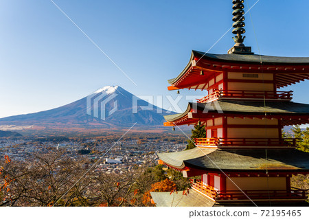 [山梨縣]富士山新倉山淺間公園Churei塔秋葉 72195465