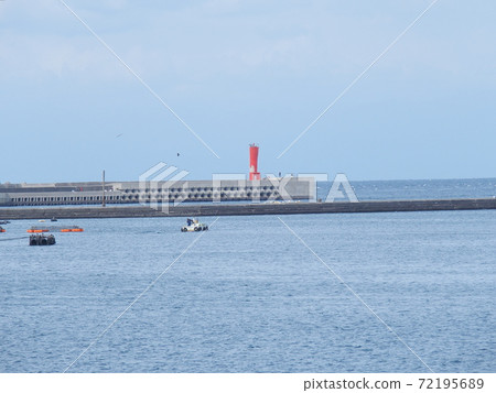 三崎港的紅色燈塔 三崎港的紅色燈塔 72195689