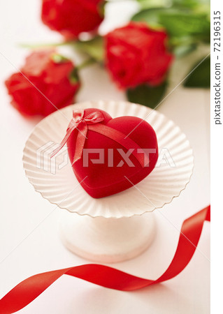 Heart gift and red rose 72196315