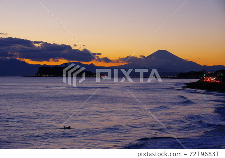 江之島和富士山從稻村長崎的夜景 72196831