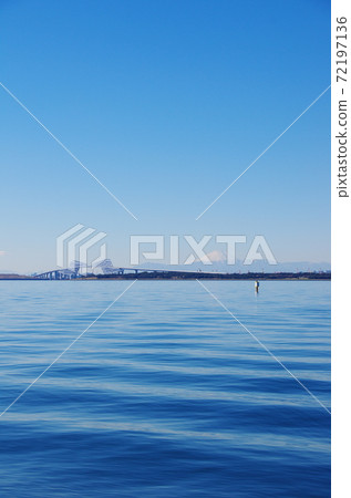 Tokyo Gate Bridge and Mt. Fuji in winter 72197136