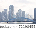 墨田河上的水邊城市風光Eidai大橋，中央大橋和水彩風格的建築物 72198455