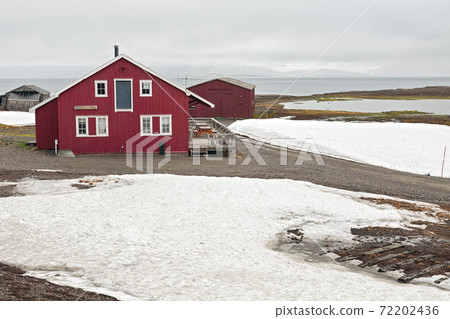 Wooden houses in Ny Alesund, Svalbard islands Wooden houses in Ny Alesund, Svalbard islands 72202436