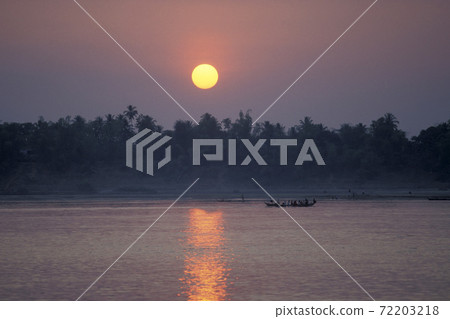 CAMBODIA KAMPONG CHAM MEKONG RIVER 72203218